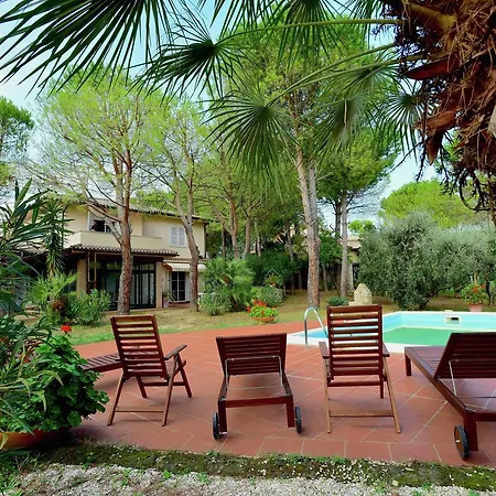 Вилла Cozy In Civitanova Marcheitaly With Private Pool Чивитанова-Марке
